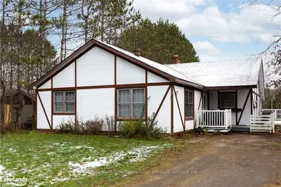 896 RIVERLEA Road, Huntsville, ON P1H 1X5