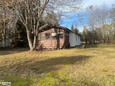 42 CEMETERY Lane, Huntsville, ON P1H 1C6