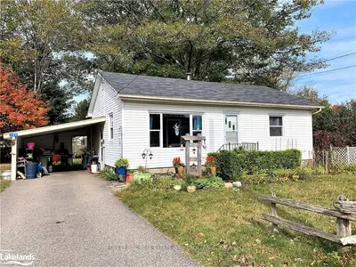 320 PINEDALE Road, Gravenhurst, ON P1P 1L9