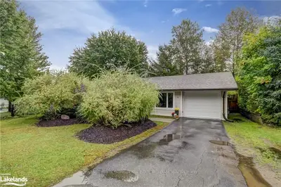 14 CRESTVIEW Drive, Huntsville, ON P1H 1S8