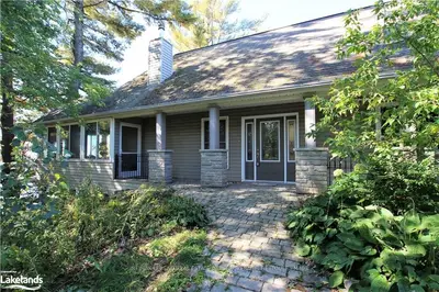 140 LAKE Street, North Bay, ON P1B 4M8
