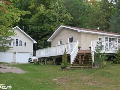 1186 LAKE LORRAINE Road, Highlands East, ON K0L 2Y0