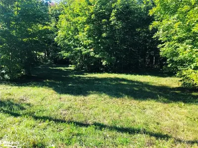 - GLAMOR LAKE Road, Highlands East, ON K0M 1R0