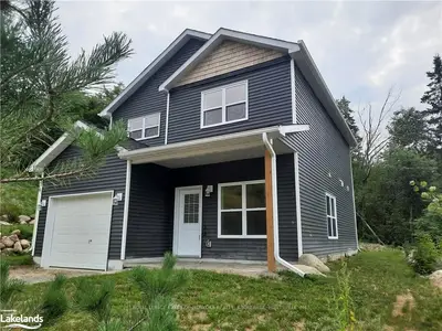122 QUEEN Street, Burk's Falls, ON P0A 1C0
