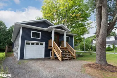 4 ANTHONY Court, Huntsville, ON P1H 1T2