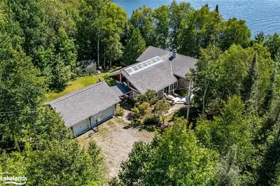 1875 NORTHSHORE Road, North Bay, ON P1B 8G4