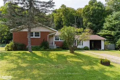 307 FOREST GLEN Road, Huntsville, ON P1H 1R8