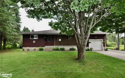 24 MAINHOOD Road, Huntsville, ON P0B 1M0