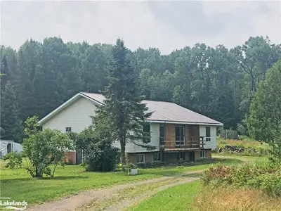 121 BENNETT Road, Parry Sound Remote Area, ON P0H 1J0
