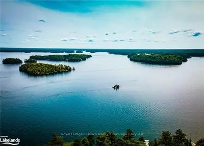 1067 CEDAR RAIL Drive, Muskoka Lakes, ON P0B 1G0