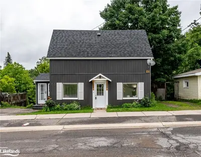 11 PRINCESS Street, Huntsville, ON P1H 1P2
