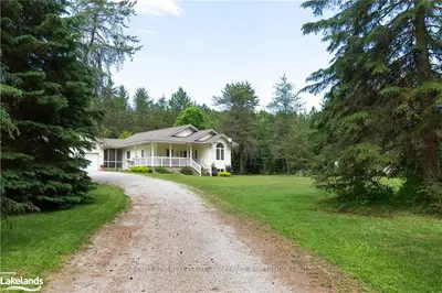 552 South Mary Lake Road, Huntsville, On P0b 1l0