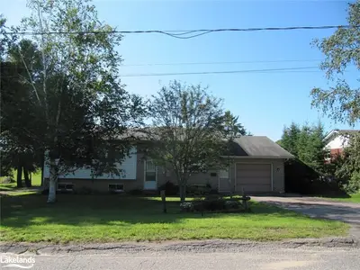 232 QUEEN Street, Burk's Falls, ON P0A 1C0