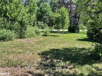 1159 Old Falkenburg Road, Bracebridge, On P1l 1x4