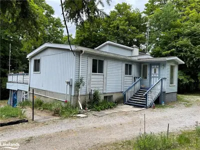 101 WEST POINT SANDS Road W, Huntsville, ON P1H 2J3