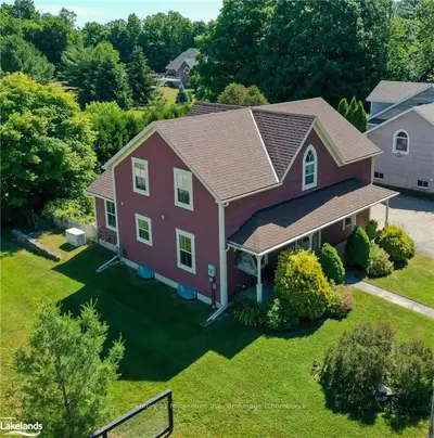 44 Napier Street E, Blue Mountains, On N0h 2p0