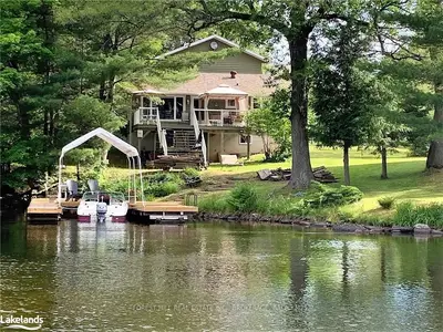 1020 GORDON Street, Muskoka Lakes, ON P0C 1A0