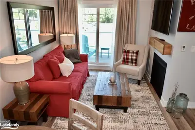 25 PEN LAKE POINT DEERHURST UNIT 314 Road, Huntsville, ON P1H 1A9