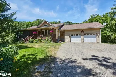 16 NORTH MENOMINEE LAKE Road, Huntsville, ON P1H 2J3