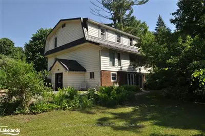426 MUSKOKA RD 10, Huntsville, ON P0B 1L0