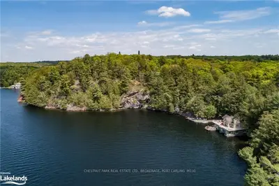 1022 OLD TOWNSHIP Road, Muskoka Lakes, ON P0B 1J0