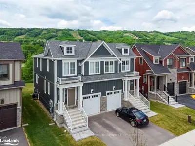 226 YELLOW BIRCH Crescent, Blue Mountains, ON L9Y 0Z3