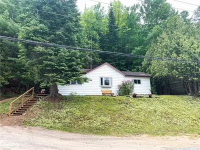 672 MOUNTAIN Street, Dysart et al, ON K0M 1S0