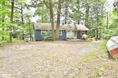 1033 HAMILL Road 3, Muskoka Lakes, ON P0C 1M0