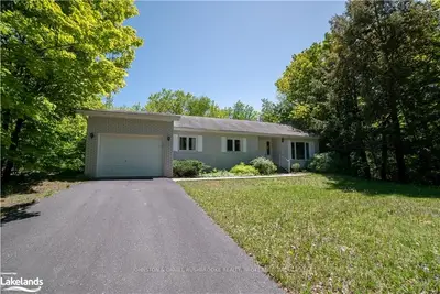 1015 SUTTON Drive, Muskoka Lakes, ON P0C 1A0