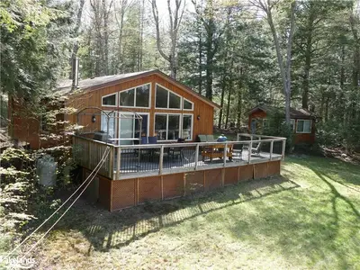 1018 LEECH LAKE PT. Road, Bracebridge, ON P1L 1X3