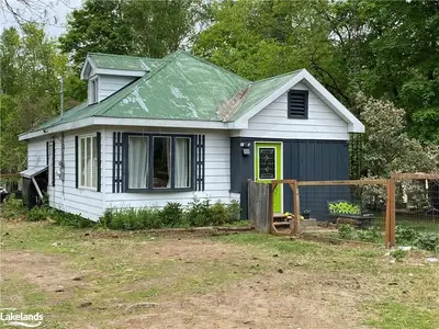 1275 Kashagawigamog Lake Road E, Minden Hills, ON K0M 2K0