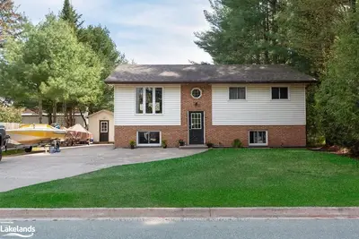 39 EWING Street, Bracebridge, ON P1L 1C7