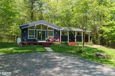 3742 BRUNEL Road, Lake of Bays, ON P0B 1A0
