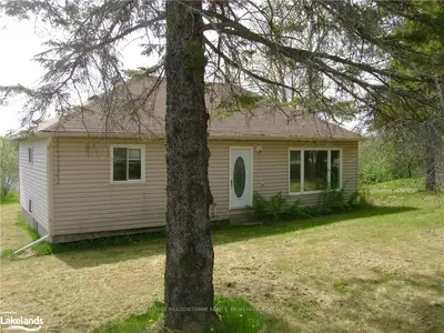 62 CLEAR LAKE Road, Parry Sound Remote Area, ON P0H 1A0