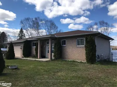 28 OTTAWA Avenue E, South River, ON P0A 1X0