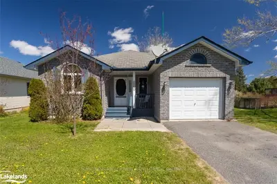 13 KEALL CRESCENT Crescent, Bracebridge, ON P1L 1Y4