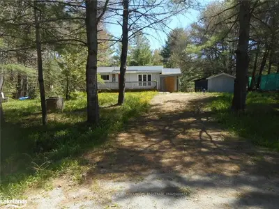 1006 GOLDFINCH Court, Gravenhurst, ON P0E 1G0