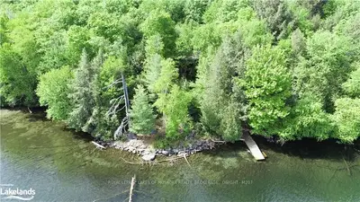 1270-2 FIELDALE Road, Lake of Bays, ON P1H 2J6
