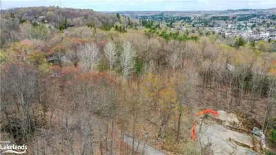 14 KELLY Road, Huntsville, ON P1H 1P9