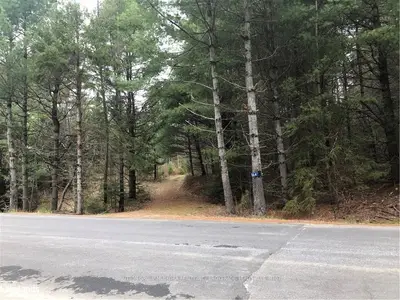 164 N LANCELOT Road, Huntsville, ON P0B 1M0