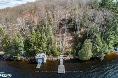 1128 HAMMOND Road, Lake of Bays, ON P0B 1A0