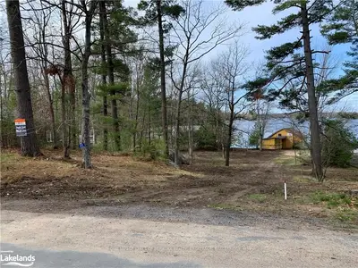 1011 BOWYERS BEACH Road, Bracebridge, ON P1L 1W8