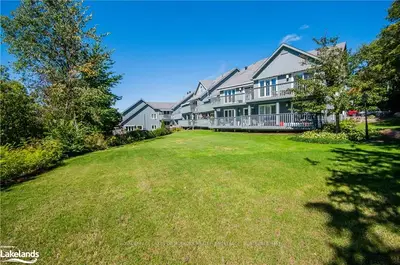 5 CHURCH Street 203, Huntsville, ON P1H 1G9