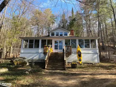 1085 GLENMOUNT Road, Lake of Bays, ON P0B 1A0