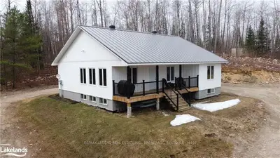 121 PINE LAKE Road, Bonfield, ON P0H 2E0