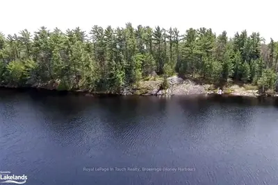 LT G ISLAND 75/BONE, Georgian Bay, ON P0E 1E0