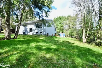 15 SUGAR MAPLE Lane, Huntsville, ON P0B 1L0