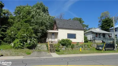 18 CHURCH Street, Parry Sound, ON P2A 1Y3