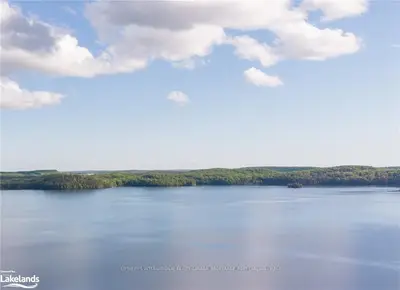 200 BIG ISLAND , Huntsville, ON P1H 2J2