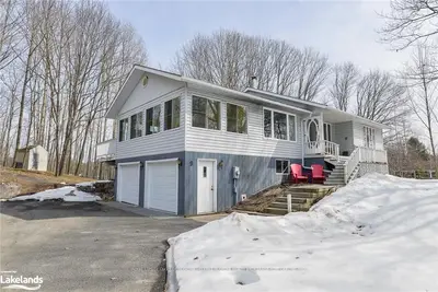 9 Indian Crescent, Muskoka Lakes, ON P0B 1J0